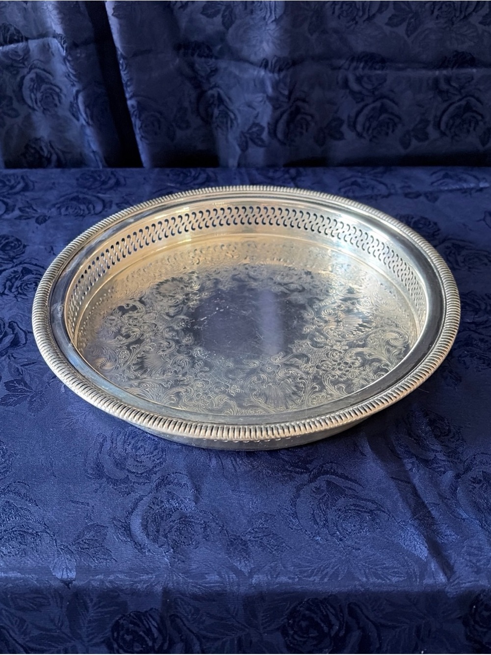 VTG W.M. Rogers Silver Plated 9.5” Serving Tray #4270G